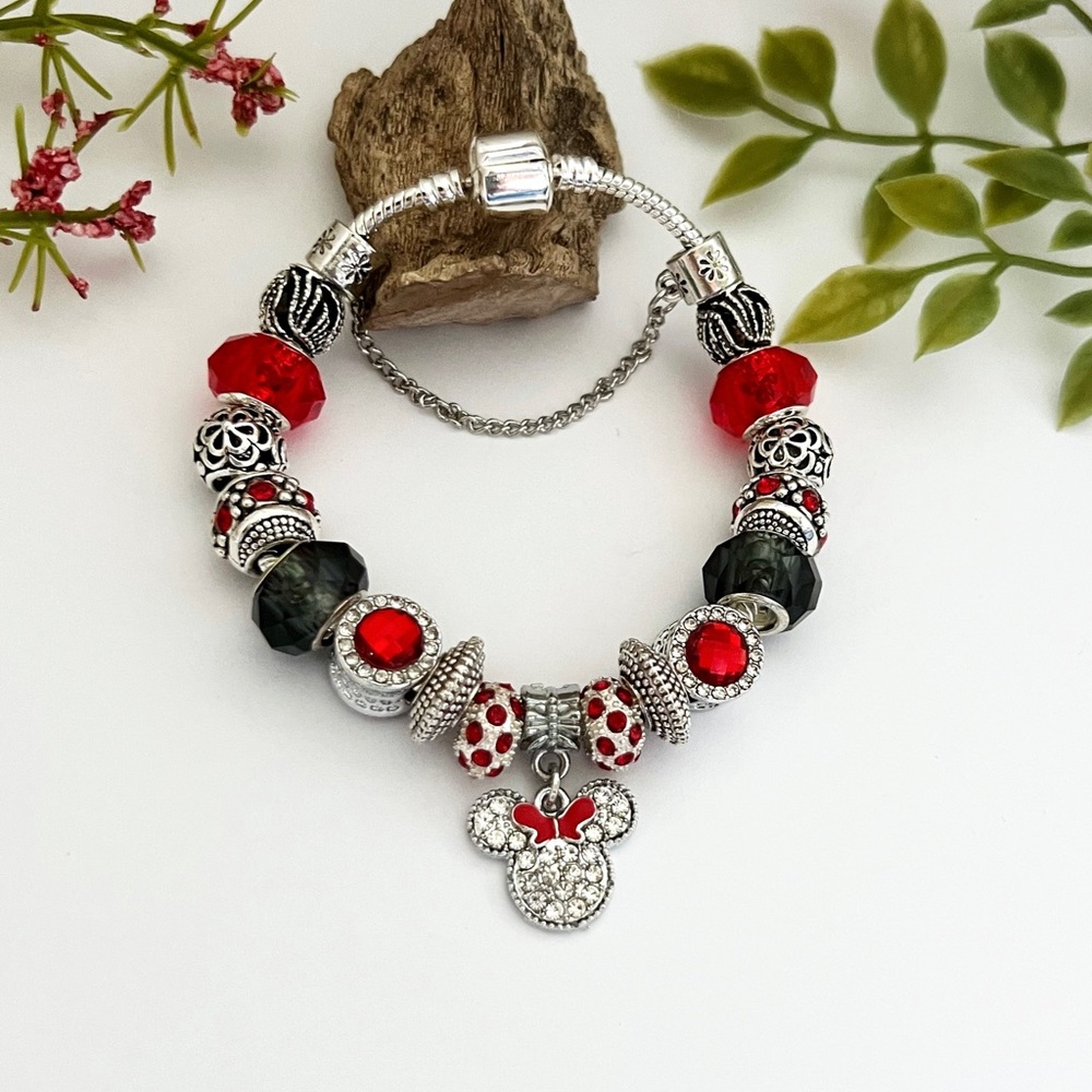 Minnie Mouse Silver Plated Charm Bracelet NEW
